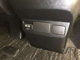 コンソールボックス外側にはアクセサリーコンセント(AC100V・100W)が設置されています。