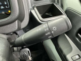 【オートライト】車外の明るさに応じて自動的にライトの点灯・消灯をしてくれます