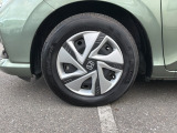 純正フルホイールキャップで足元もきれいです