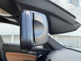 【ルームミラー一体型ETC】BMWといえばルームミラー一体型のETC。ドライバーから差し込めるかたちになっておりますので、差し忘れの際も慌てずにご利用いただけます。
