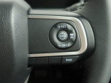 【全車速追従機能付アダプティブクルーズコントロール】走行中に先行車の様子を検知しながら、設定した車速の範囲内で先行車との距離のキープを支援。疲れにくく、長距離運転中の渋滞なども快適に運転できます。