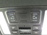 【電動スライドドアボタン】 車内からも開閉可能なスライドドアスイッチが付いています☆ (^_-)-☆ お荷物を抱えてドアが開けられないなんて事もありますよね!そんなお連れ様にも喜ばれる♪親切な機能です
