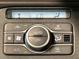 車内空調は&rdquo;AUTOエアコン&rdquo;にお任せ。運転に集中出来ますよ!