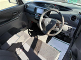【運転席】座り心地が良いシートなので長時間の運転でも快適にお過ごしいただけます。新品のフロアマットのご注文も可能です。掲載箇所以外にご希望の写真がございましたらお気軽にお問い合わせ下さい。