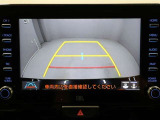 バックモニター装着車は後退時の強い味方です♪車庫入れや縦列駐車の際、後退操作の参考になるガイドラインをナビ画面に表示します。
