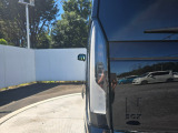 後続車からの視認性に配慮したテールライトを装備しています。