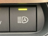 対向車がいないとき、見通しの悪い道路は暗くて怖いですよね。。。こちらのクルマはオートマチックハイビーム搭載です!対向車の有無で自動でハイ・ロウビームに切り替えます。