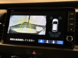 リバースギアに入れるだけで後方の表示へ切り替わります。夜間や雨の日の駐車も楽になりますよ。