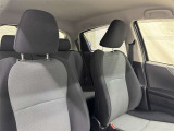 高いホールド性で運転姿勢が安定します。長距離ドライブでも疲れにくいのが魅力です。