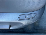 【メモリー機能付きパワーシート】 細かい角度調節が可能な、電動シートです。シートポジションの記憶機能つきで便利。