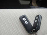 スマートキー2個装備車です☆ポケットに鍵を入れたままでも開閉ができます☆☆ホンダオートディーラーホンダ専門店♪TEL06-6744-2222☆