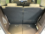 見た目以上にたっぷり入る。そんな意外性が自慢のラゲッジです。週末のまとめ買いも、趣味の道具も。積み込む時のワクワクを、この一台が支えます。