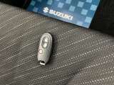 【スマートキー】キーをポケットやカバンに入れたままでもドアの施錠・開錠ができ、雨の日や荷物の多い日に大活躍!
