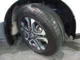 185/65R15インチ純正アルミホイール。