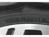 タイヤサイズは225/60R17です