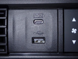 USBつなげられます♪充電などお役にたちますよ!!
