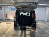 普段のお買い物や通勤、送迎等に十分な荷室スペースを確保しております。セカンドシートを倒すと、大きな荷物の積載も可能です♪