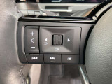 手元でナビの音量調整等が出来るのでナビの操作によるわき見運転を防止することが出来ます。