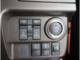 運転席の操作でオートスライドドアが開閉します!同乗者に優しく!とっても便利な機能です!