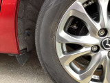 タイヤサイズは185/65R15です。