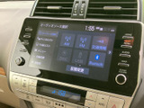 AM・FMやディスク、USB、Bluetoothなど、選べる音源が画面上に並びます。項目が見分けやすく、普段使う音楽やラジオを選びやすいオーディオメニューです。