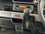自動で車内温度を調整してくれる【オートエアコン】付きです