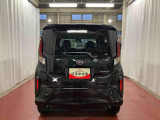 跳ね上げ式バックドアなので、雨天時の荷物の出し入れの際も濡れにくいです。