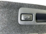 【パワーバックドア】ボタン一つでテールゲートが自動で開閉します。