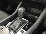 オートホールド機能付き電動Pブレーキ。渋滞時などの足の疲れを軽減します。