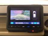 リアカメラ装備、運転に自信のない方でも安心して車庫入れができるリバース連動リアカメラが装着されています。狭い駐車場はもちろん、雨の日や夜間でもストレスなく運転していただけます。