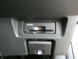 ETC付 料金所もスムーズに通れ、割引料金の適用もあります。ビルトインできれいに収まっており、見た目もスマートです。