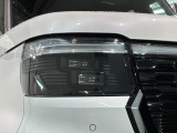 LEDヘッドライトは、点灯の瞬間から最大光量を発揮し、突然暗くなるトンネルなどでの安定感を高めます。