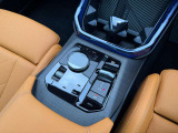 車両の詳細、ご質問につきましては、弊社営業スタッフまでお気軽にご連絡下さいませ。遠方のお客様には実車の詳細画像送信も承ります。お客様からのお問合せをお待ち致しております。