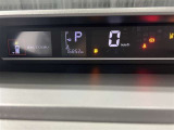 メーターはシンプルでとても見やすいです