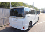 安心のトヨタの中古車は、ご購入後も安心のトヨタロングラン保証付き。別途有償にて選べる延長保証(+1年、+2年)もお選び頂けます。
