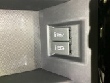充電用USBジャックを装備!iPhoneはもちろん少しアンペアが高めのiPadも充電することが出来ます(運転しながら充電できます)