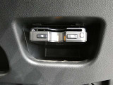 ETC車載器付きです。高速道路の料金所渋滞も解消!落ち着いてスムーズに通過できます。今や必需品の一つとなった装備ですね。