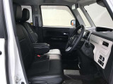 見通しのよいすっきりとした視界で、誰でも運転しやすいです。運転のしやすさは疲れにくさにも繋がりますよ♪