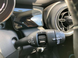 オリジナルサービスもついたMINI自動車保険も取り扱っております。MINI自動車保険にご加入いただくと、万一のトラブルを24時間365日サポートするエマージェンシー・サービスの〈プレミアム〉をご利用いただけます。