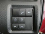 トラクションコントロール装備です。すべりやすい路面での発進時や加速時にタイヤの空転を抑え、駆動力確保に貢献する機能です。詳細は販売店スタッフまでおたずねください。