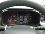 さまざまな運転情報を見やすく表示