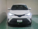 明度の高いLEDヘッドライトで、夜間の運転も安心です。