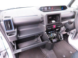 ダイハツディーラーでは「ダイハツ認定U-CAR」という基準を設け、車選びに詳しくないお客様でも「安心して選べる」をご提供しています。