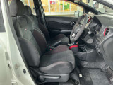 運転のしやすさや、乗り降りにも配慮した運転席