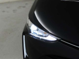 精悍な目つきのLEDヘッドランプを装備しております。