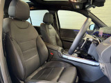メルセデスのシートは、少し硬めに出来ておりますので、長時間の運転でも疲れにくく、安全にドライビングをお楽しみ頂けます