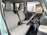 運転席シート廻りは使用感も少なく、良好な状態となっています。前オーナー様が丁寧に使っていたことがよくわかりますね。