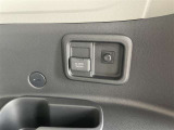 ラゲージルーム内にも、家電用コンセントを搭載しています!