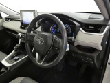 SUVならではの見晴らし良い運転視界で快適なドライブをお楽しみいただけます。