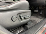 パワーシート搭載。微妙な調整が手軽にでき、ピッタリのポジションで運転することが可能です。